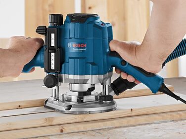 Професійний фрезер Bosch GOF 1250 CE з напрямною планкою та L-BOXX 238