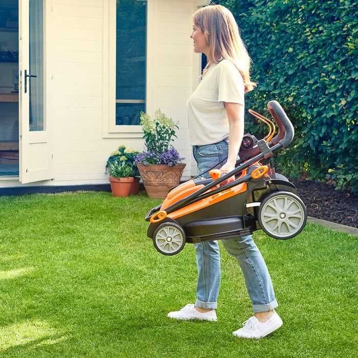 Електрична газонокосарка LawnMaster M2EB1637M 1600 Вт 37 см, 6-позиційне регулювання висоти зрізу 20-70 мм, травозбірник 40 л