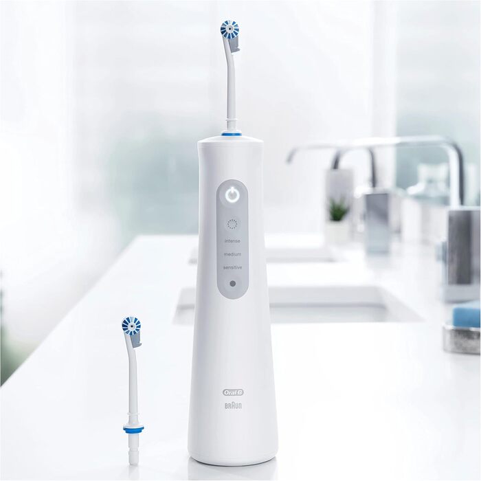 Іригатор для порожнини рота Oral-B Aquacare 6 Pro-Expert з технологією Oxyjet, іригатор для порожнини рота з 6 режимами очищення, 2-контактний штекер UK