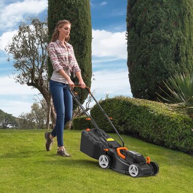 Акумуляторна газонокосарка WORX WG779E 40В (2 x 20В) - ширина зрізу 34 см - ідеально підходить для садів площею до 280 м - технологія IntelliCut - зручне зберігання - в комплекті акумуляторні батареї 2х2,5Ач та подвійний швидкий зарядний пристрій Один