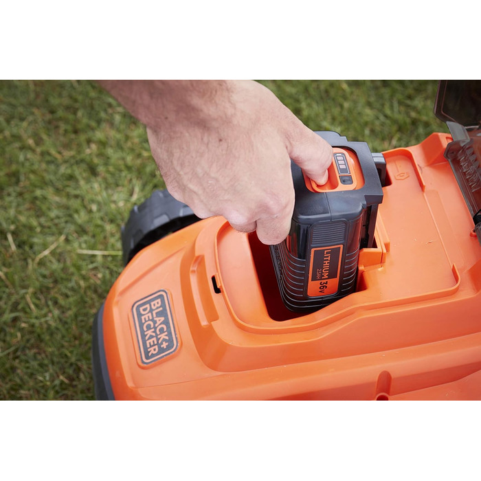 Акумуляторна газонокосарка BlackDecker BCMW3336L2 (36 В, 2,5 Ач, ширина зрізу 33 см, для газонів середнього розміру до 500 м, 5-позиційне регулювання висоти, в комплекті 2 акумулятора, зарядний пристрій, травозбірник на 35 л), помаранчевий/чорний