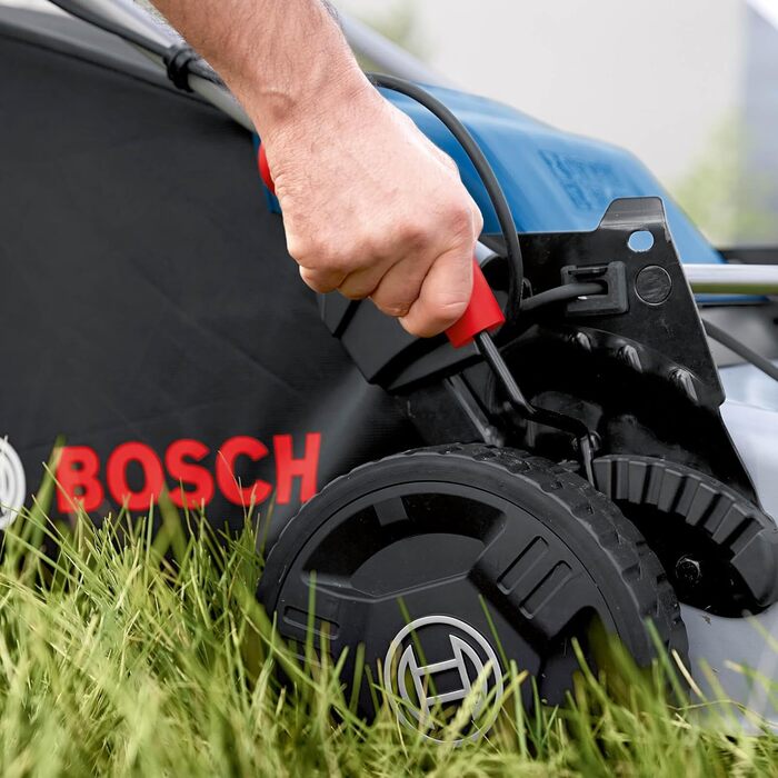 Акумуляторна газонокосарка Bosch GRA 18V2-46, картонна заглушка для мульчування