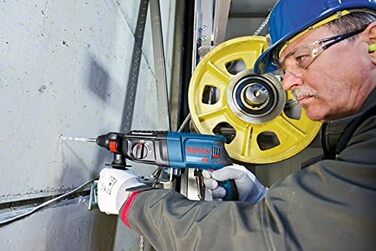 Перфоратор Bosch Professional GBH 2-26 (потужність 830 Вт, тримач SDS-Plus, вкл. обмежувач глибини, додаткова рукоятка, машинна ганчірка, кейс) без швидкозатискного патрона