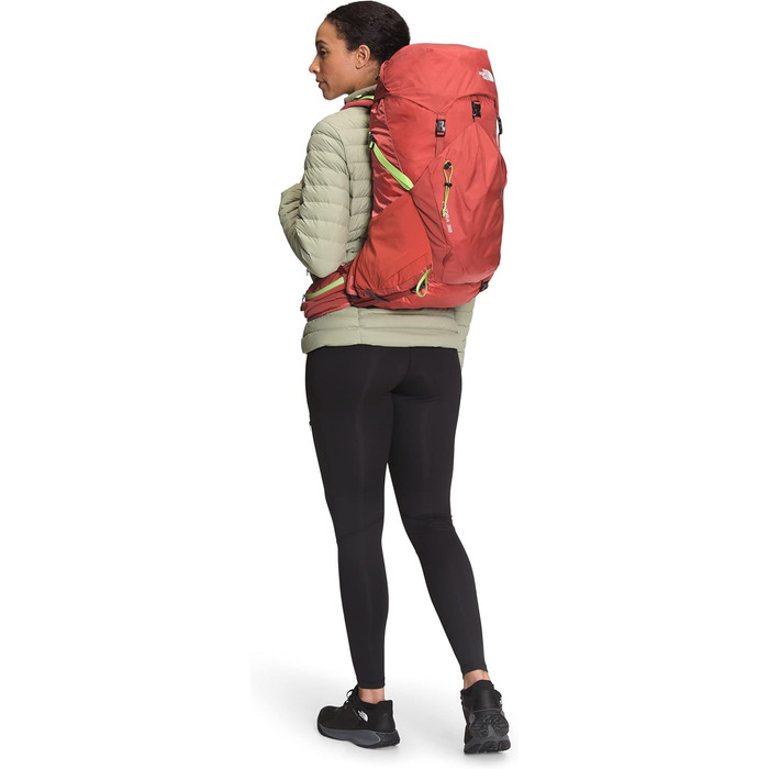 Жіночий туристичний рюкзак The North Face Hydra 38L, Tandoori Spice Red/Sharp Green, X-Small / Small