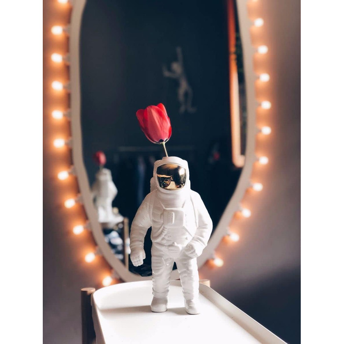 Ваза Seletti Diesel Living-Vase-Astronaut-Cosmic Diner-Porcelain-30 висока, порцеляна, біла, 15 х 11 см