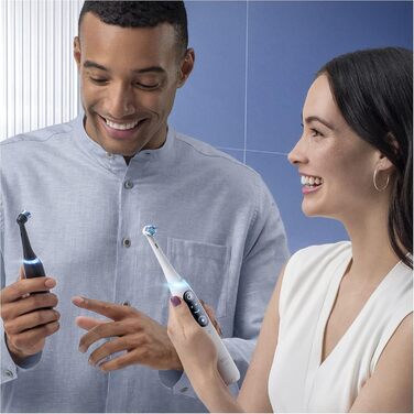 Електрична зубна щітка Oral-B iO Series 8, акумуляторна, з 1 ручкою зі штучним інтелектом, 1 щіткою та 1 дорожнім кейсом преміум класу фіолетовий 1 шт. (1 упаковка)