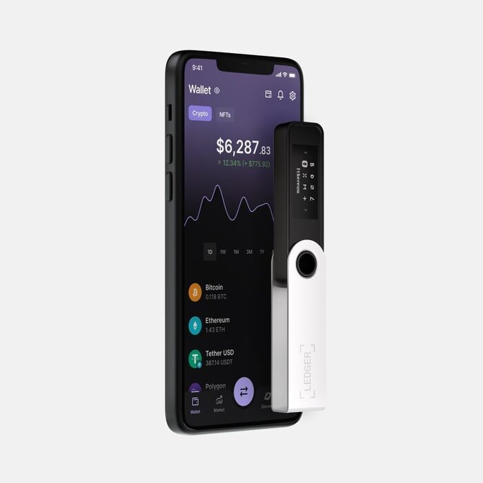 Апаратний гаманець Ledger Nano S Plus (матовий чорний) для захисту криптовалют, NFT і токенів