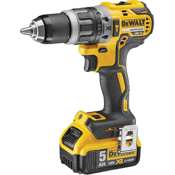 Акумуляторний ударний дриль Dewalt 18 В DCD796P2 (безщітковий двигун, 2-швидкісний суцільнометалевий редуктор, максимальний крутний момент 70 Нм, 15 рівнів крутного моменту, 2 літій-іонні акумулятори 18 В / 5 Ач та зарядний пристрій)